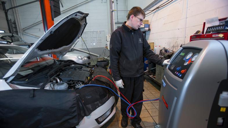 Servisiranje klimatskega sistema v avtomobilu