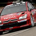 Sebastien Loeb je s Citroenom skočil na prvo mesto.