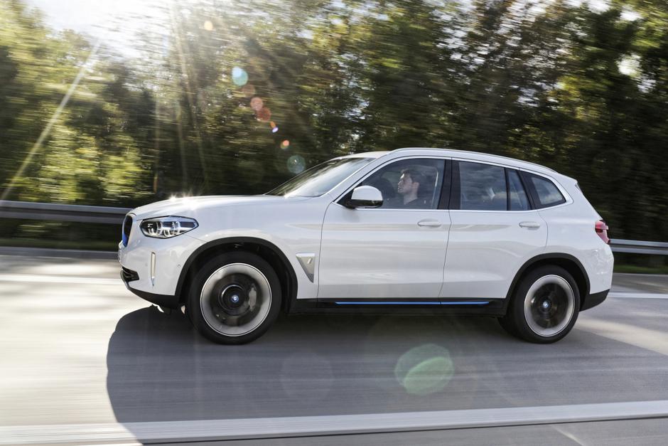 BMW iX3 | Avtor: BMW