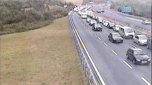 Kolona na avtocesti Divača
