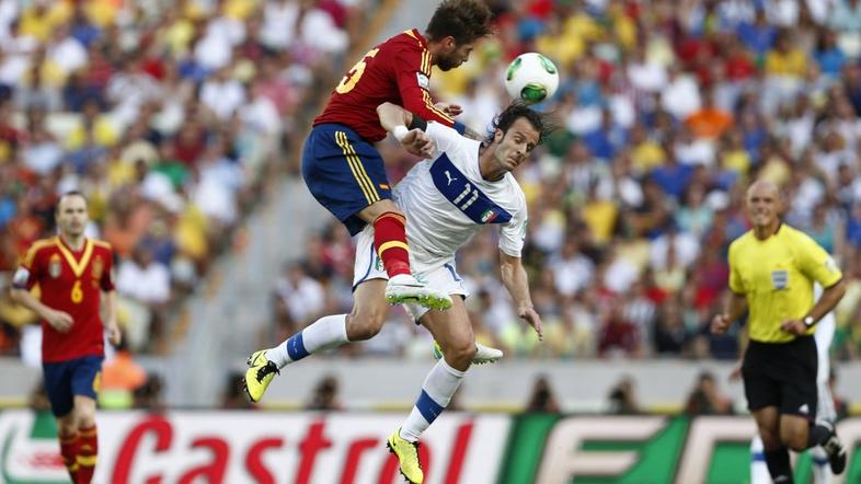 Ramos Gilardino Pokal konfederacij Španija Italija polfinale