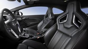 Sedeži v opel astri OPC