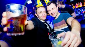 Vroči ritmi zavrteli Cirkus