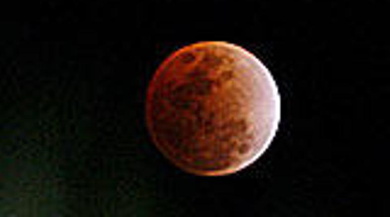 Lunin mrk bo nad Slovenijo v soboto.