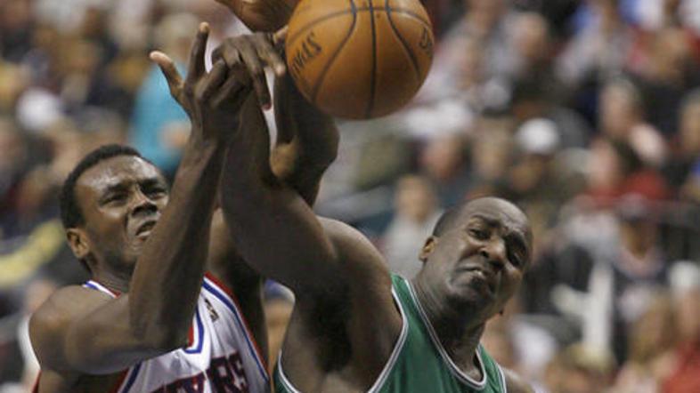 Centra nista bila razpoložena, Dalembert je dal osem, Perkins pa šest točk.