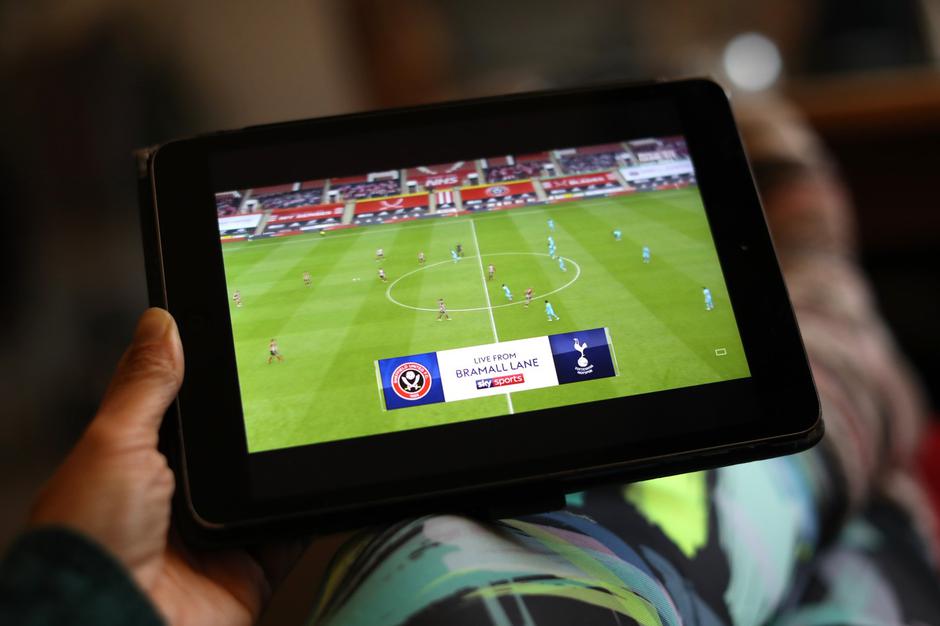 gledanje tablice EPL gledalec | Avtor: Profimedia