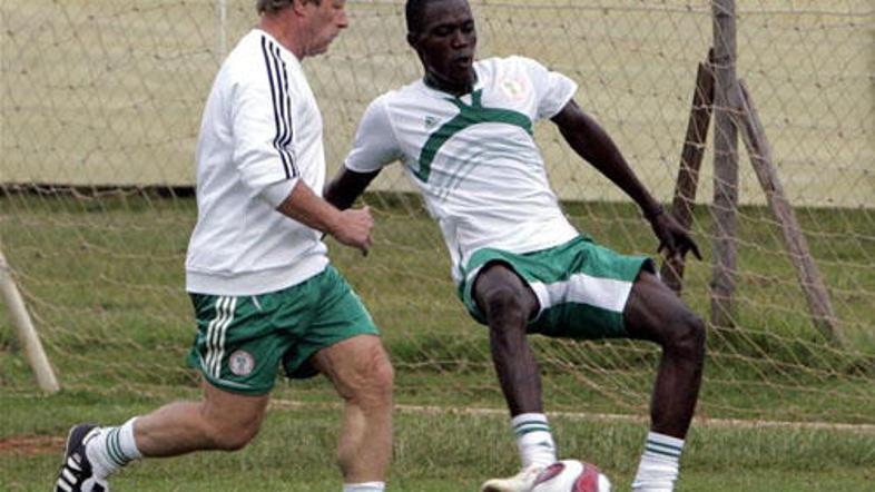 Berti Vogts ne bo več sedel na klopi reprezentance Nigerije.