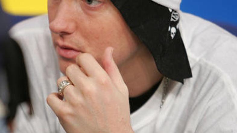 Zvezdnik je ostal brez ogrlice.