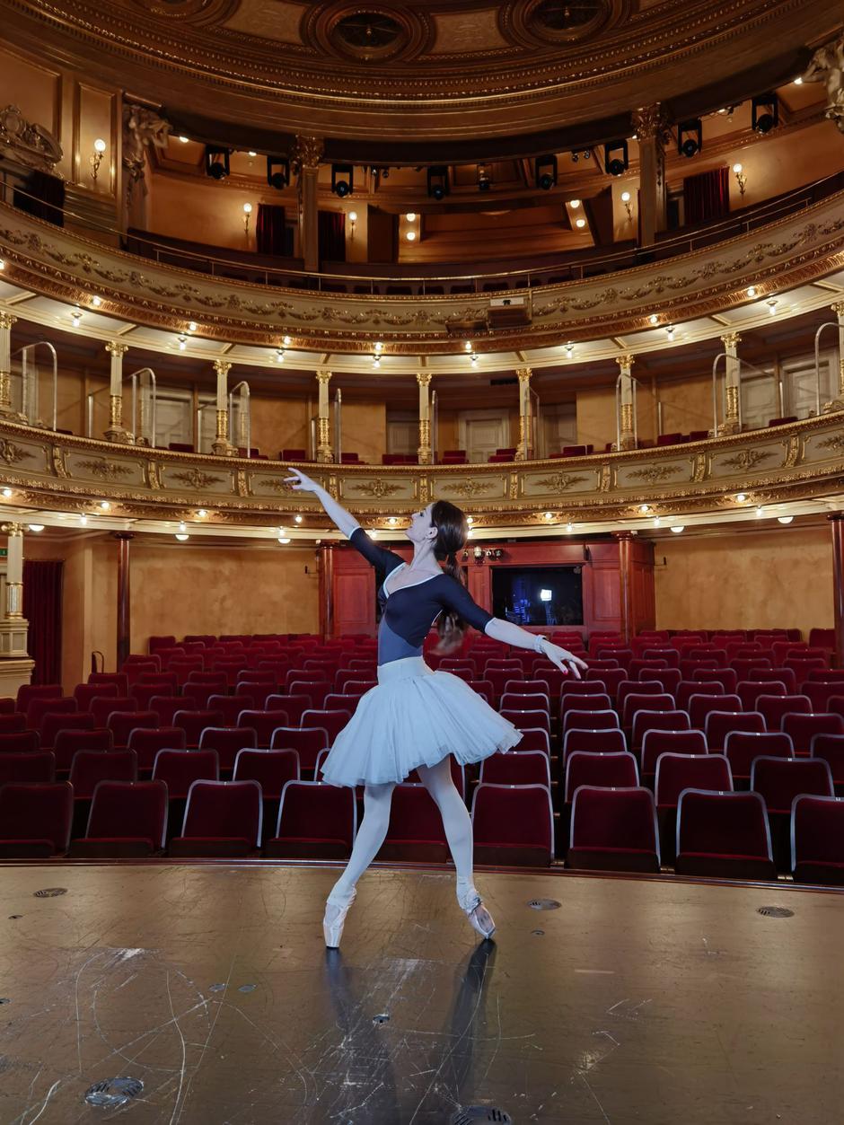 Huawei, slušalke, ples, Ana Klašnja | Avtor: Huawei