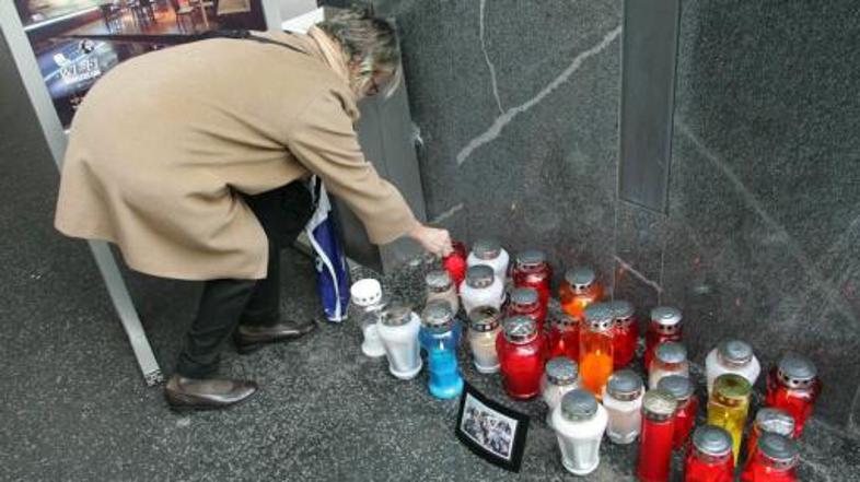 Diskoteka se zadnji teden utaplja v svečah.