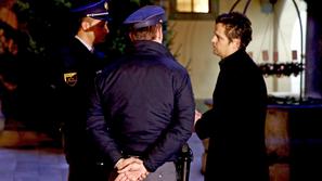 Ljubljana 25.11.2013 policisti, Jernej Pavlin, varnostniki so svetniku SDS Jerne