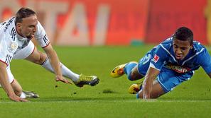 Ribery in Gustavo odslej ne bosta več nasprotnika. (Foto: EPA)