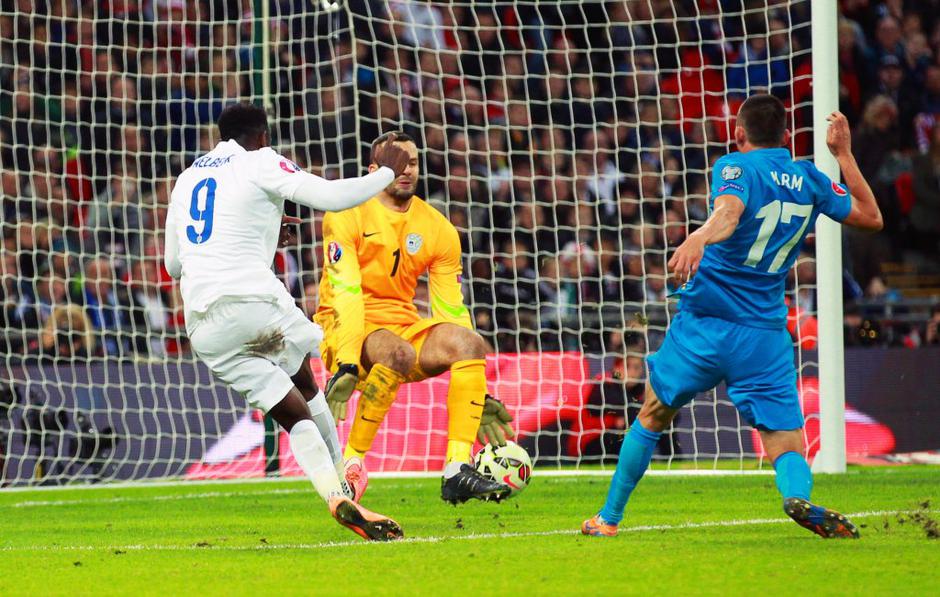 Welbeck Handanović Anglija Slovenija Wembley | Avtor: EPA