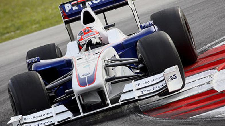 Od 0 do 200 km/h BMW pospeši v petih sekundah.