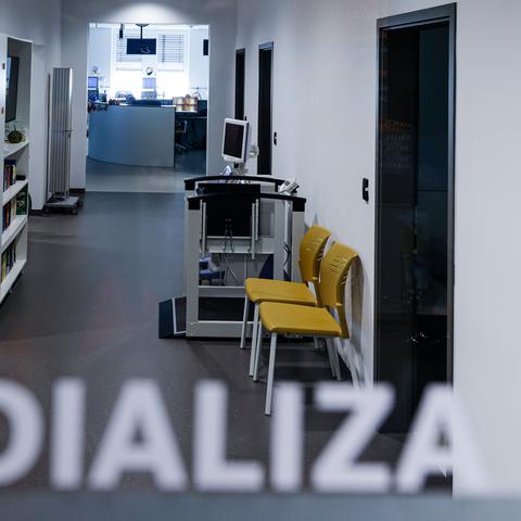 zdravstveni dom kočevje, dializa, čakalnica