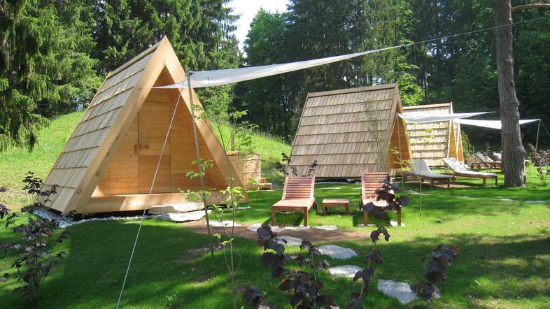 Lani so postavili dve leseni kožarici, ki sta bili vse poletje zasedeni, letos p