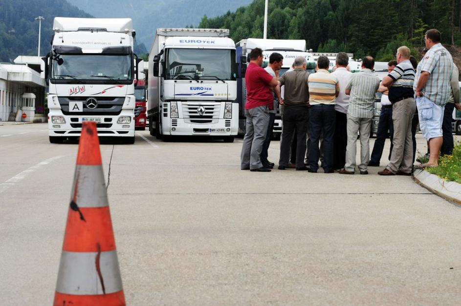 prevozniki, karavanke, zapora