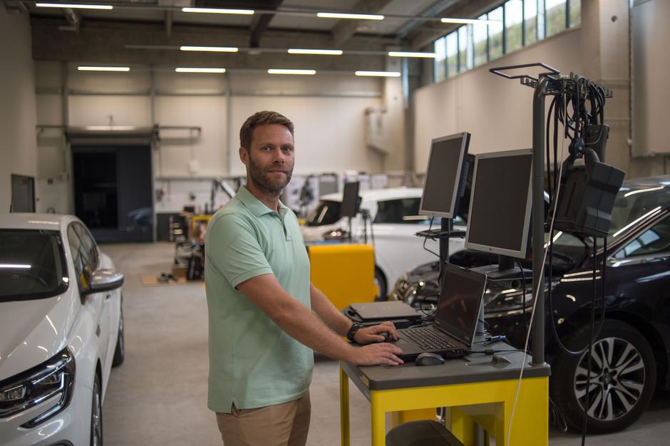 Izobraževalni center Renault, Gašper Ceglar, vodja | Avtor: Anže Petkovšek