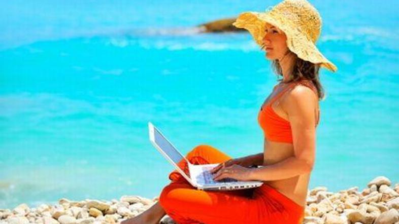 Internet sprošča med dopustom in v službi.