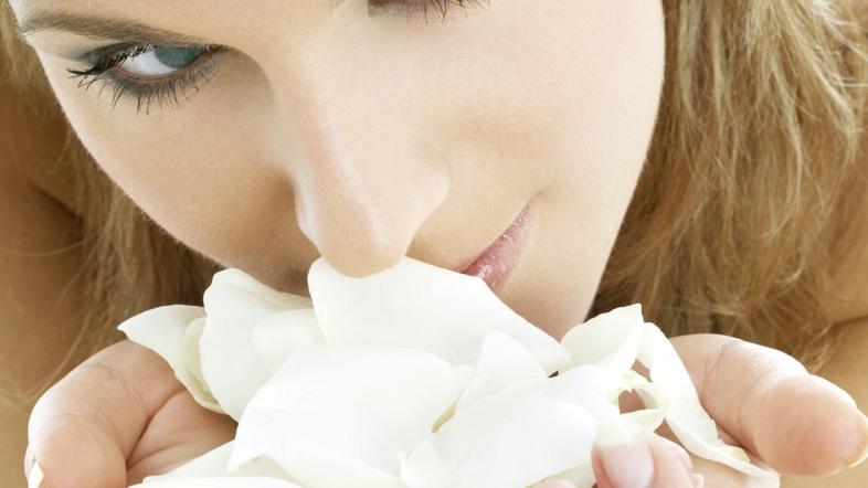 Elegantno okrašena steklenička, v katero so ujete sanje, je tako edinstvena za v