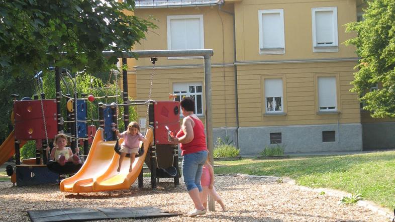 V celjskem vrtcu Anice Černejeve v Kajuhovi ulici bodo jeseni prešli na ogrevanj