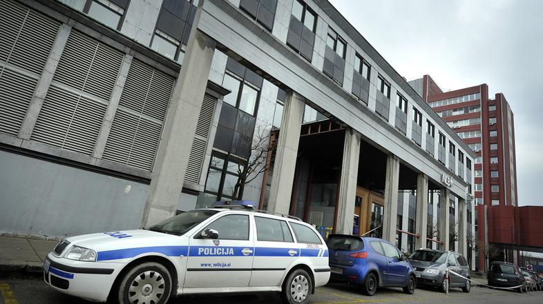 slovenija 10.01.13, policija, nlb, policijska preiskava v prostorih nlb, Smartin