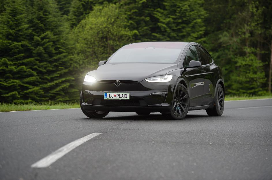 Tesla X Plaid