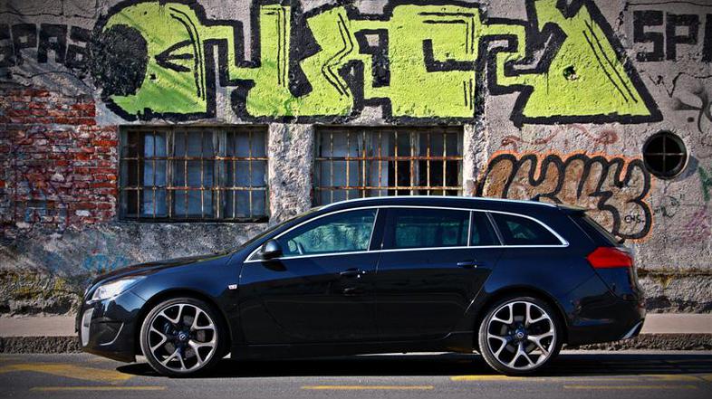 Opel insignia OPC sports tourer