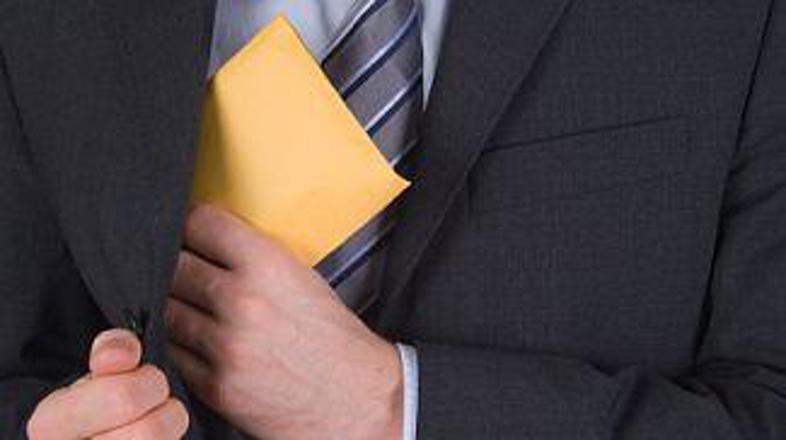 Paloma pod drobnogledom protikorupcijske komisije