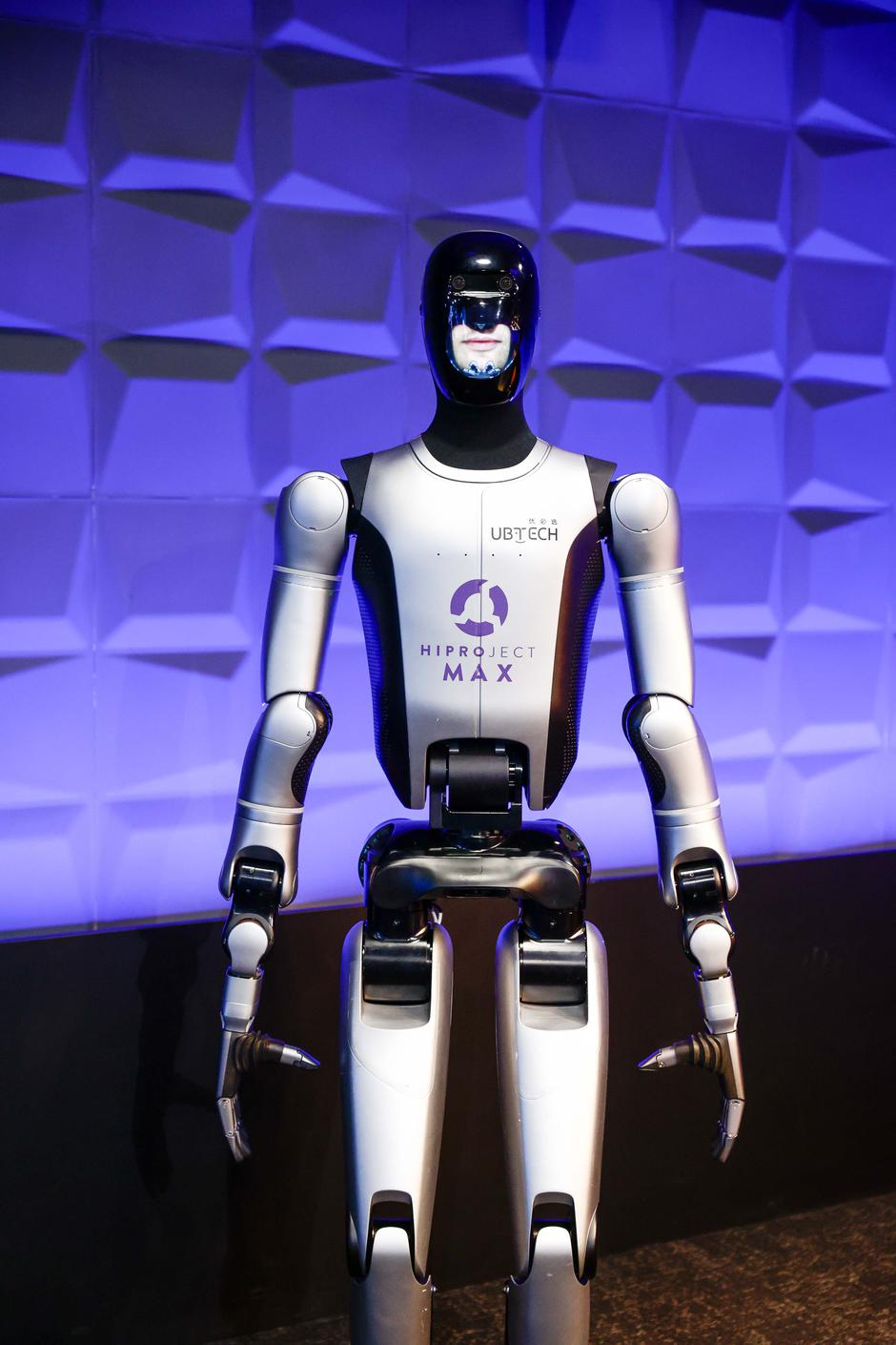 humanoidni robot Ubtech Walker S2 | Avtor: Saša Despot