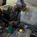 Vas Sarab: dedek Islam Beg (65) in njegov vnuk (1)