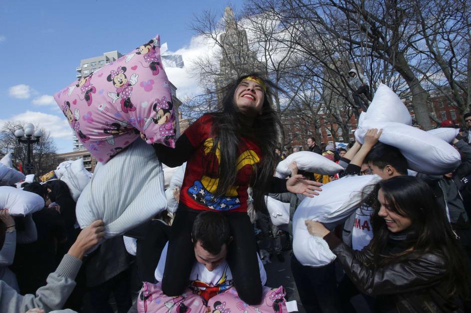 Mednarodni dan pretepanja z blazinami