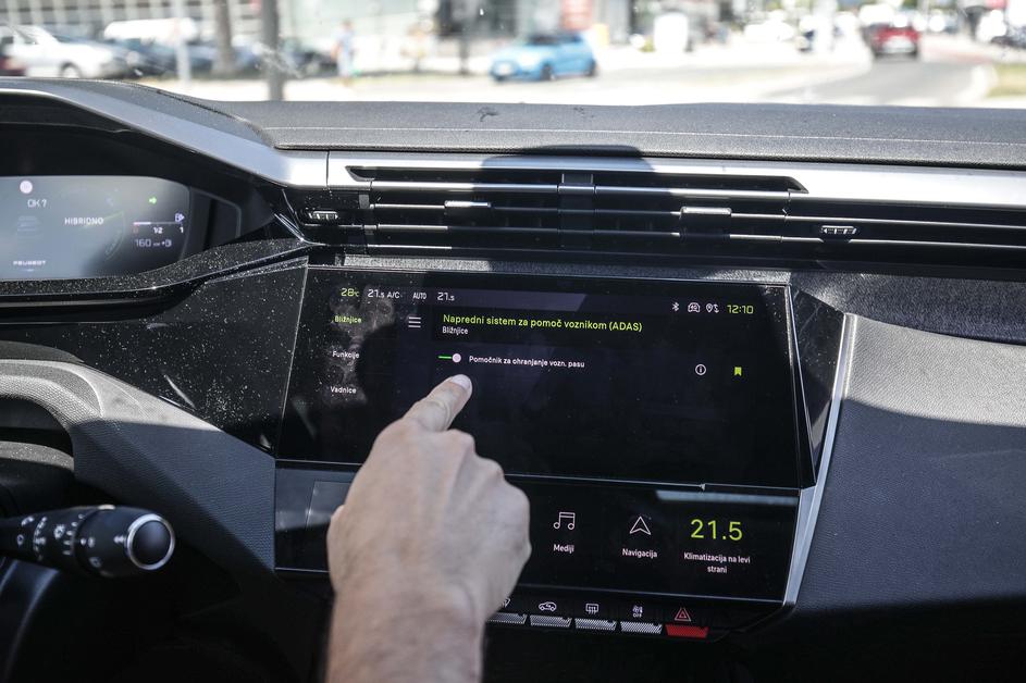 Priključno hibridni peugeot 308 SW