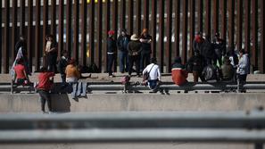 ilegalni migranti na meji med Mehiko in ZDA