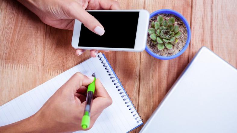 planer zvezek telefon mobilnik