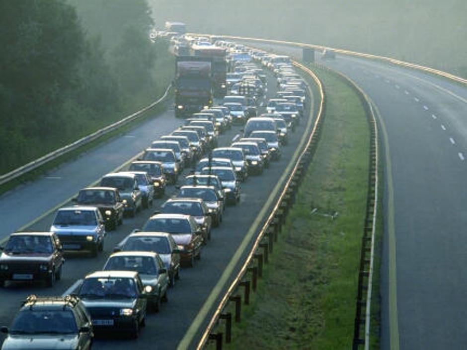 Ravno ko so naše ceste zapustile še zadnje skupine poletnih turistov, so delavci | Avtor: Žurnal24 main