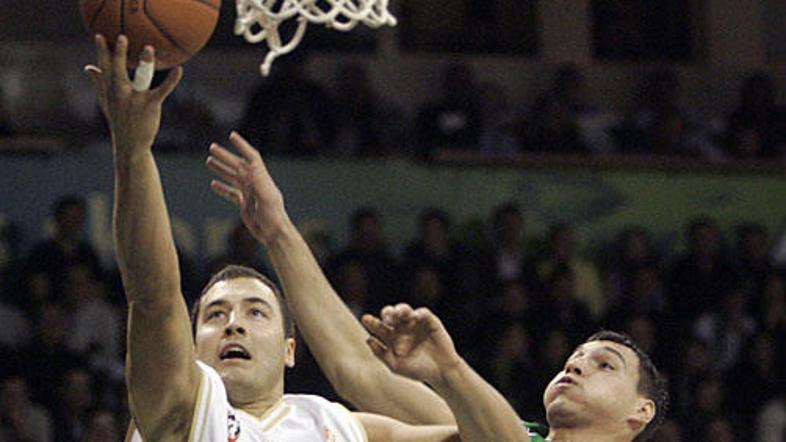 Marko Milič je v primerjavi s preteklimi sezonami izboljšal tudi met, saj je v 3