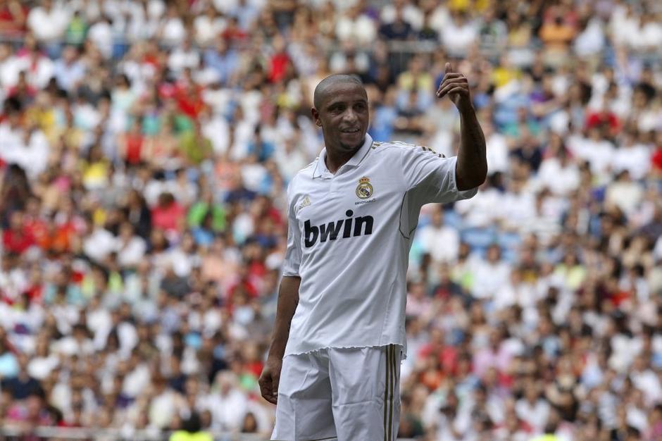 roberto carlos real manchester united dobrodelna tekma | Avtor: EPA