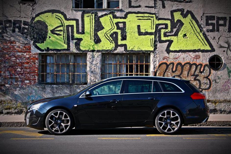 Opel insignia OPC sports tourer