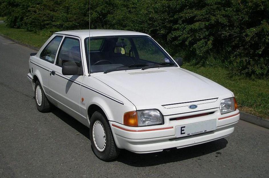 Ford escort je v Evropi doživel šest generacij.