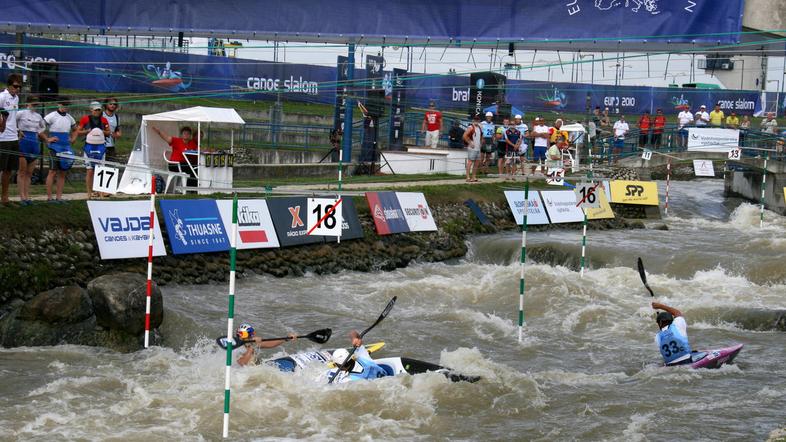 Na zahtevni progi so bili Slovenci najhitrejši, a so naredili dva dotika. (Foto: