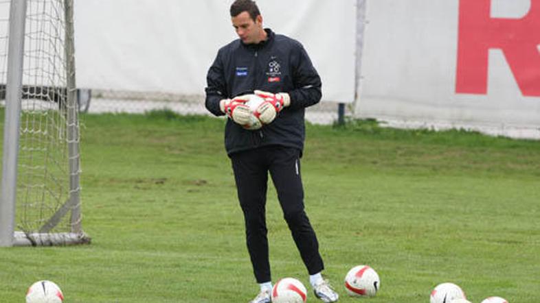 Samir Handanović je za slovensko reprezentanco zbral 17 nastopov.