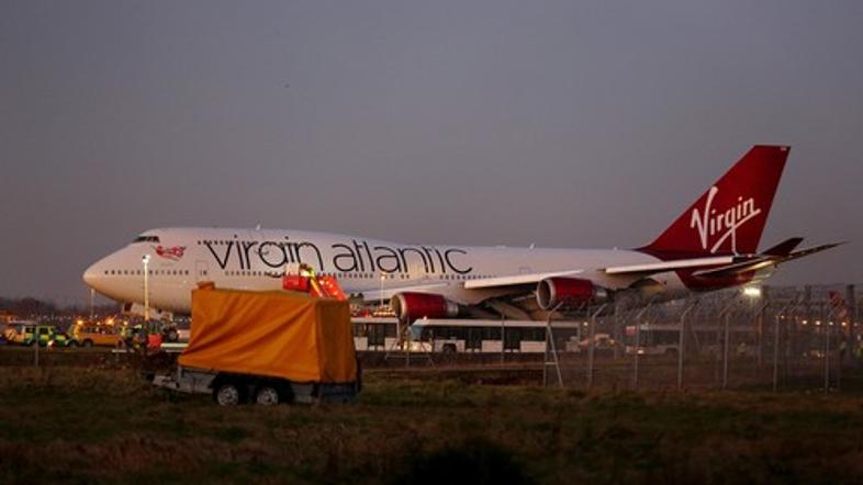 Zasilni pristanek letala na Gatwicku