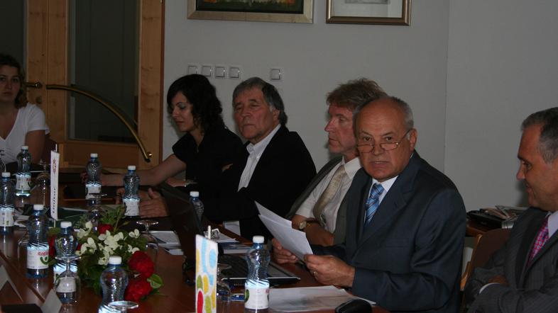 Osnovna ideja partnerstva med fakulteto in podpisniki je po besedah Srečka Devja