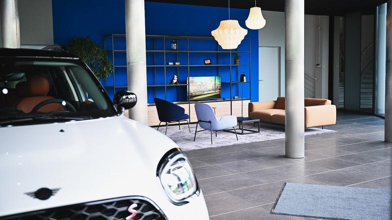 Mini prodajni salon Wallis Motor Ljubljana