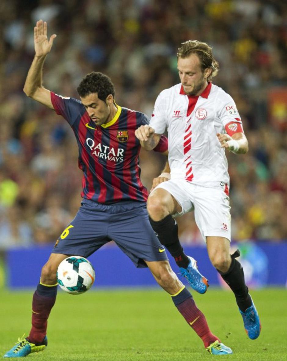 Barcelona Sevilla Liga BBVA Španija prvenstvo Busquets Rakitić | Avtor: EPA