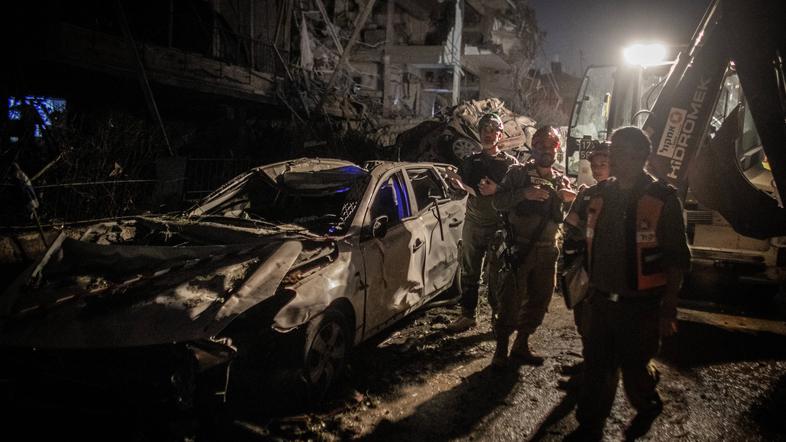 Posledice iranskih raketnih napadov v Izraelu