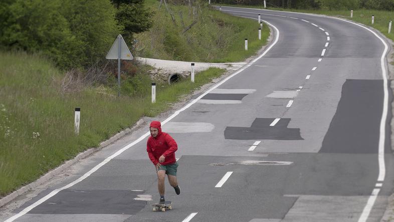 Sk8aj s srcem Tomaž Praunseis