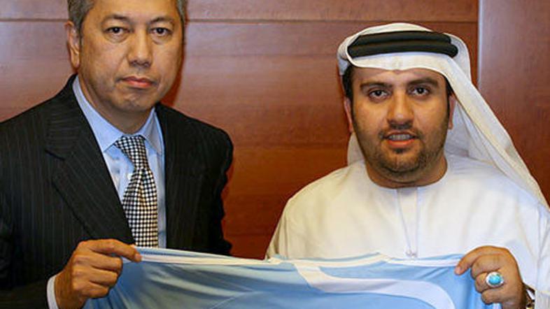 Sulaimanu al-Fahimu (desno) je uspel prevzem Portsmoutha.