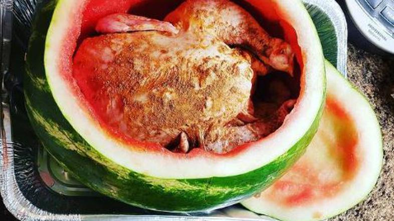 Piščanec v lubenici